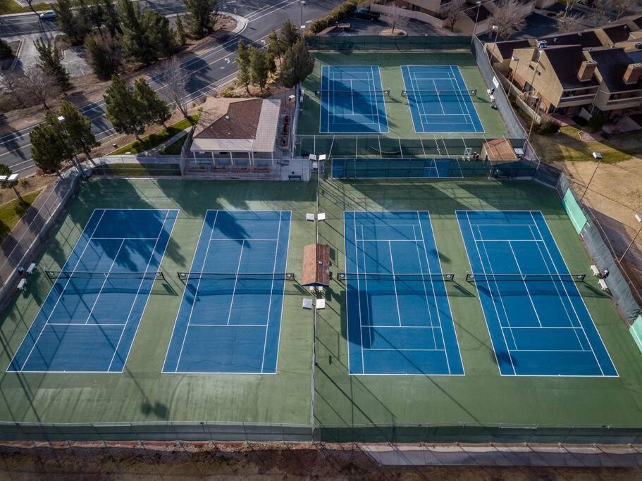 Villa 18 - 4 Bedroom! Year Round Heated Pool & Hot Tub! Games! Golf! Tennis! Сент-Джордж Экстерьер фото